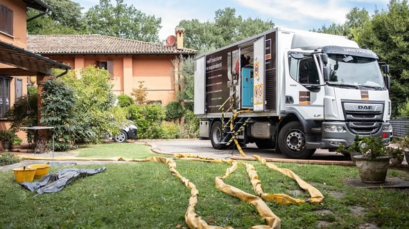Uretek LKW bei der Baustelleneinrichtung